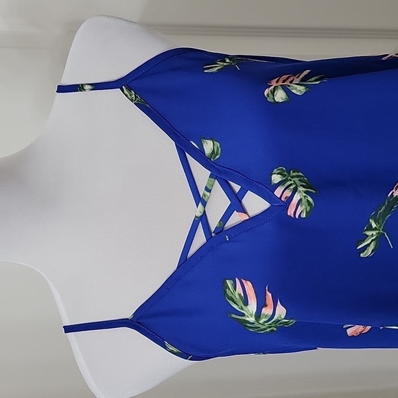 Sienna Sky Size S Royal Blue with Tropical Leaf Pattern Camisole, NEW with Tag - Picture 2 of 12